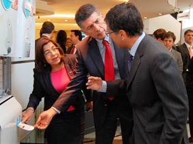 Superintendente Ávila participa en lanzamiento de etiquetado de contaminación de estufas