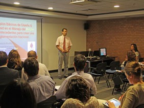 Experto francés en biogás dicta charla en SEC para profesionales del sector energético