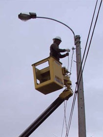 SEC Bío Bío exige a municipio de Chillán que revise postes que pudieran estar energizados