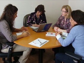 SEC define pauta de trabajo conjunto con JUNAEB de la Región Metropolitana