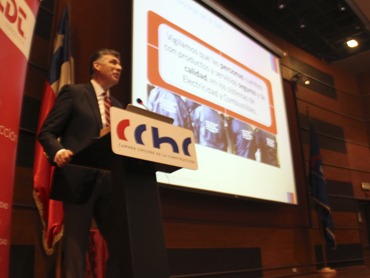 Superintendente explica nuevos desafíos de  la SEC ante profesionales de la construcción