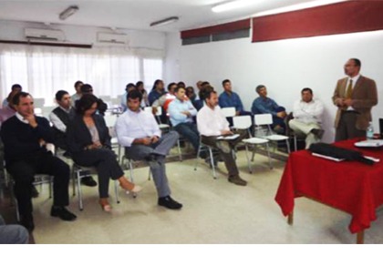 SEC Atacama dicha charla sobre mercado  eléctrico a trabajadores de EMELAT