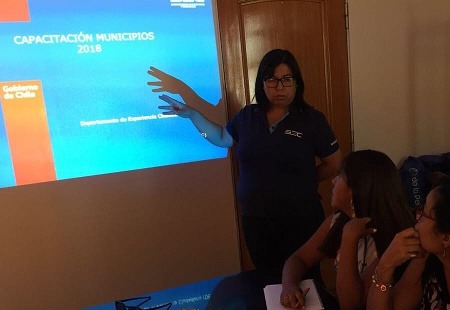 SEC Tarapacá capacita a funcionarios municipales para recibir reclamos de usuarios