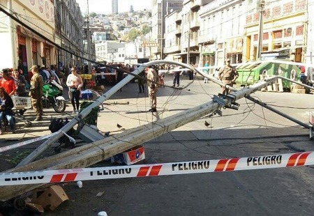 SEC Valparaíso reitera llamado a reportar postes del tendido eléctrico en mal estado