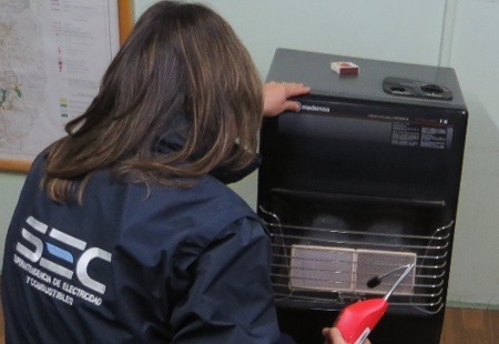 SEC Aysén reitera llamado para que la comunidad mantenga en buen estado sus estufas