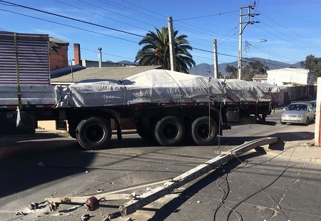 SEC Coquimbo reitera llamado a reportar postes del tendido eléctrico en mal estado