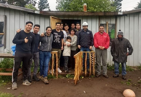 SEC Araucanía entrega consejos de seguridad a vecinos de Teodoro Schmidt durante Operativo Eléctrico Social