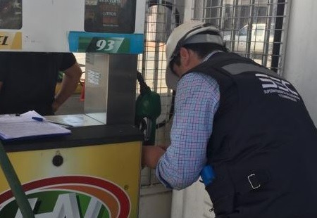 SEC Ñuble clausura surtidor de combustible tras detectar fuga que afectó a vivienda en Chillán