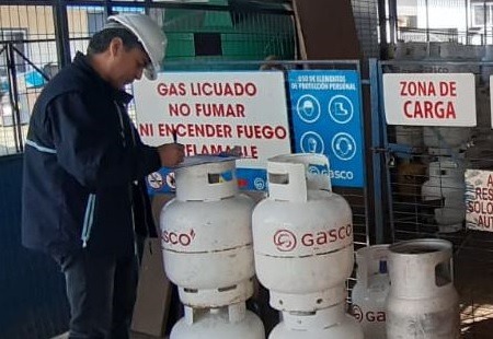 SEC Los Ríos fiscaliza seguridad de cilindros de gas puestos a la venta en la región