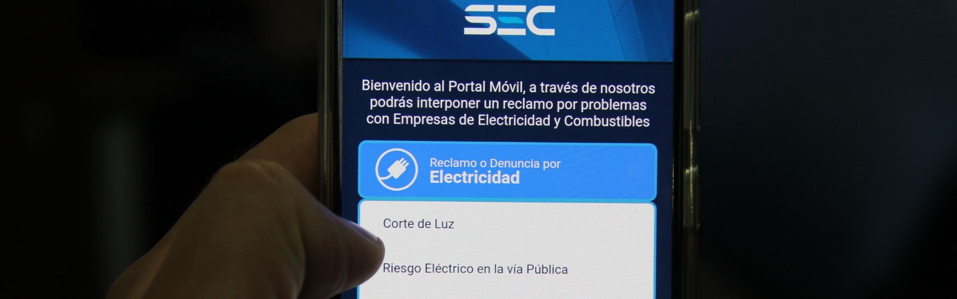 SEC entrega consejos de seguridad y llama a reportar desde celulares problemas vinculados a electricidad o combustibles