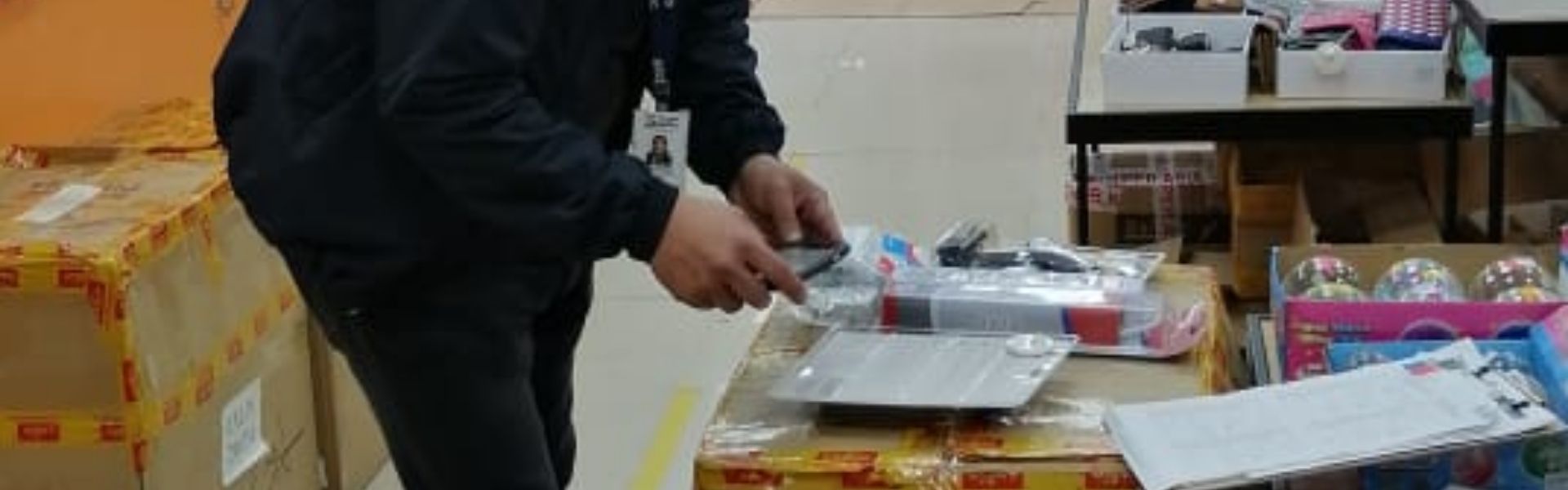 SEC Los Ríos prohíbe venta de productos sin SELLO SEC tras fiscalizar locales comerciales de Valdivia