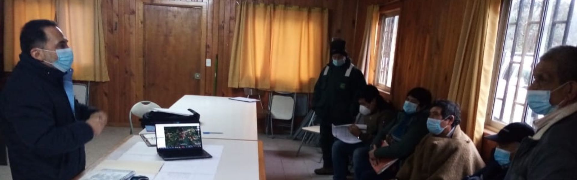 SEC Biobío analiza reclamos ciudadanos por falta de servicio en sectores de Nacimiento y fallas en la red