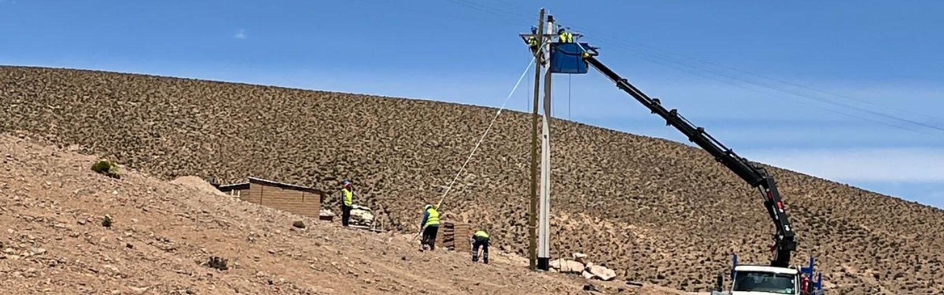 SEC Arica y Parinacota fiscaliza avance de obras de electrificación en la comuna de General Lagos