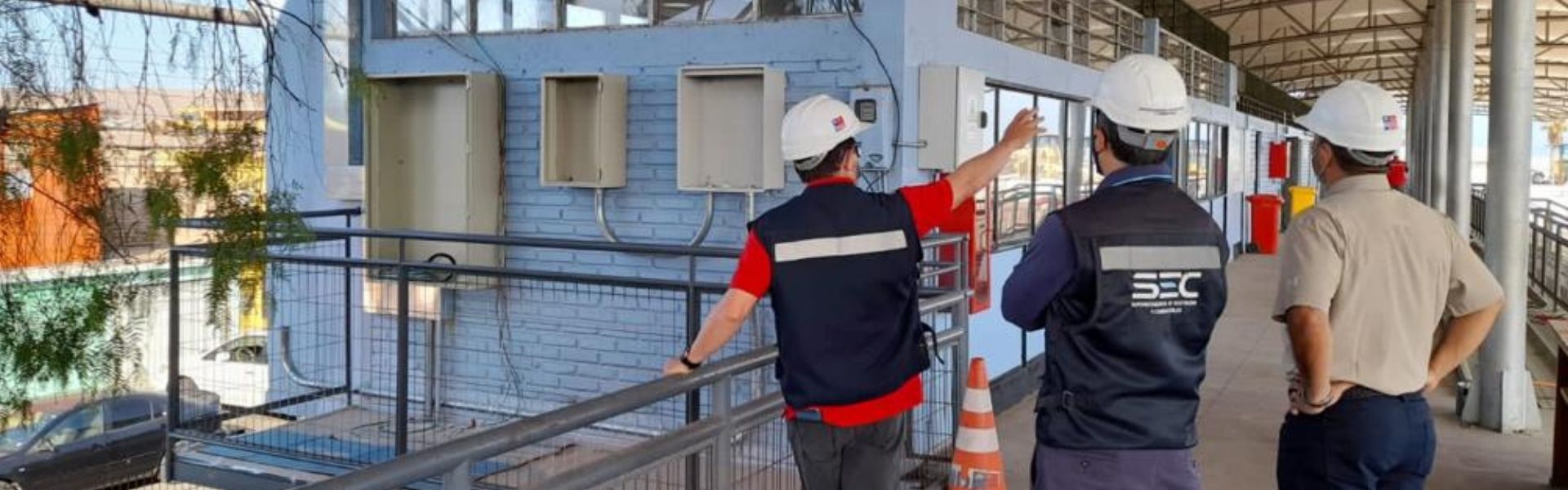 SEC Arica y Parinacota monitorea avance de obras en instalaciones eléctricas del estadio Isidoro Caqueo Guzmán