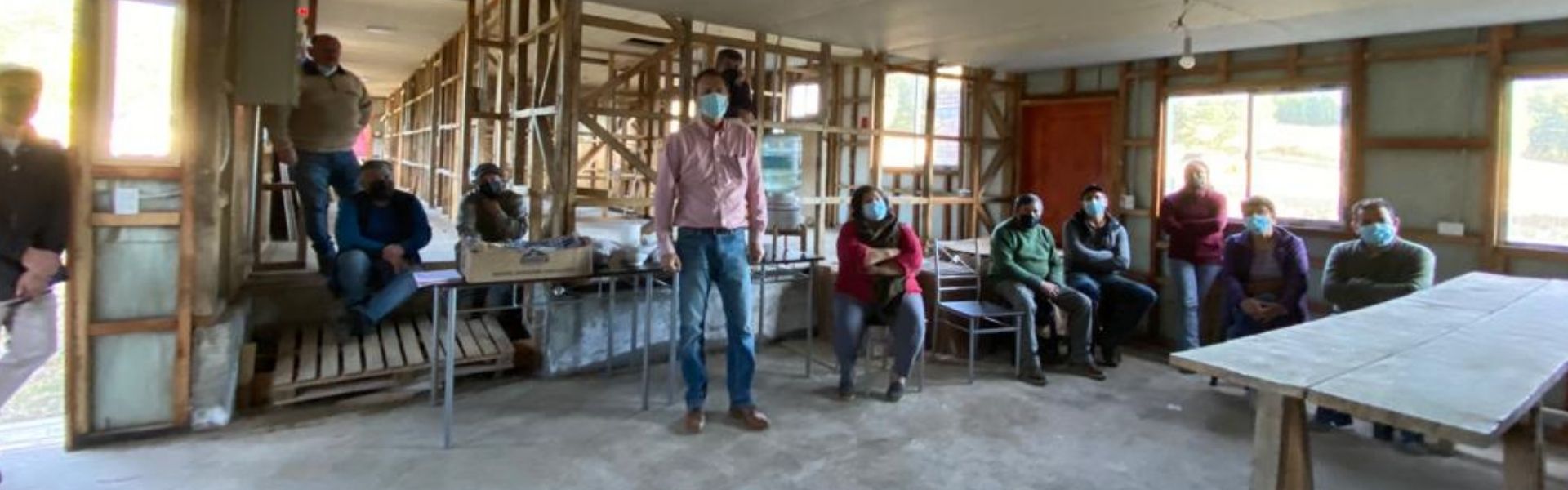 SEC Araucanía se reúne con habitantes de Manchuria Alto y responde dudas sobre suministro eléctrico