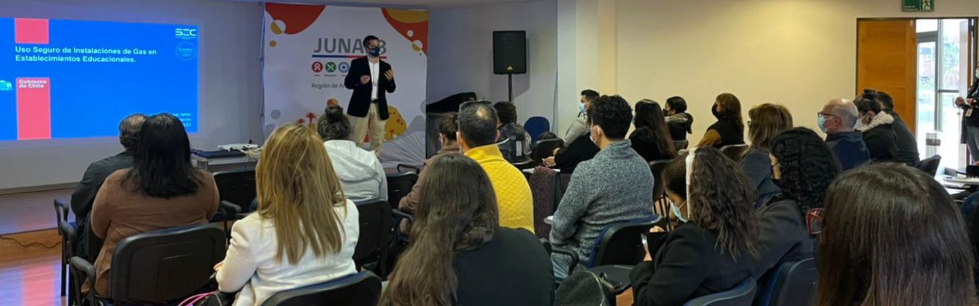 SEC Arica se reúne con sostenedores de colegios y entrega consejos para un uso seguro de los energéticos