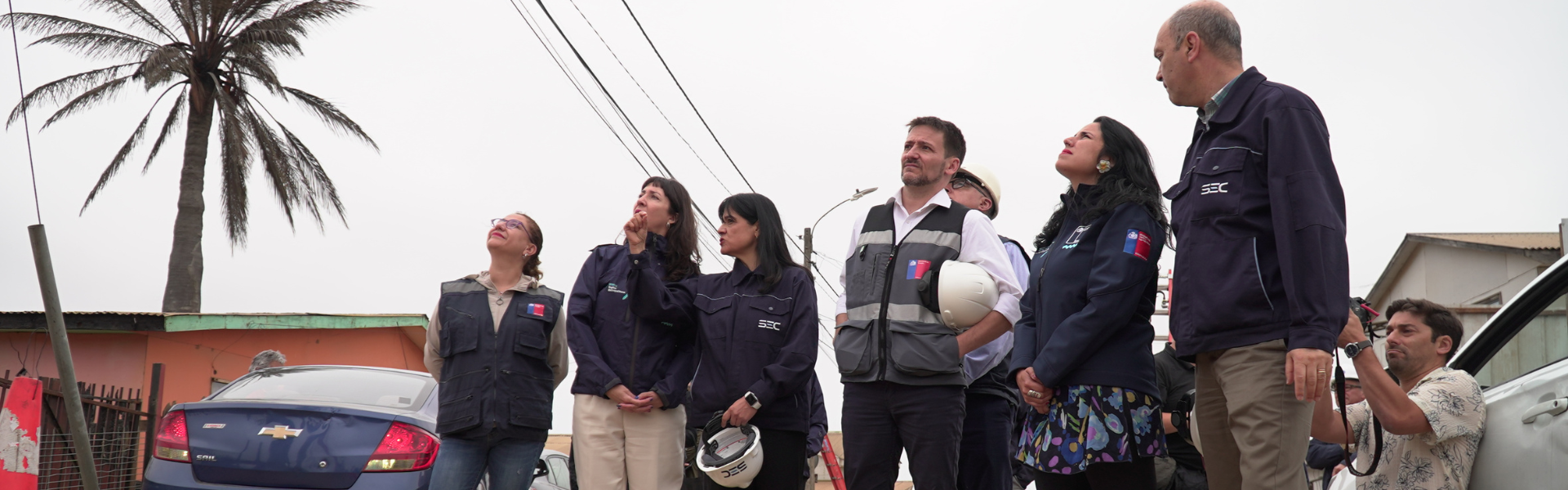 Ministro de Energía y Superintendenta SEC inspeccionan recuperación del servicio eléctrico en Viña del Mar tras megaincendios