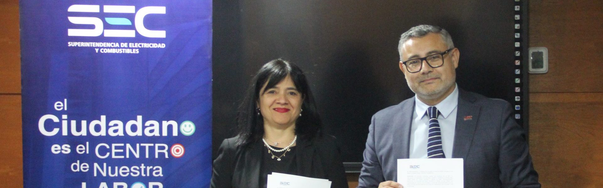 SEC firma convenio con CFT Magallanes para  que egresados obtengan Licencia de Instalador