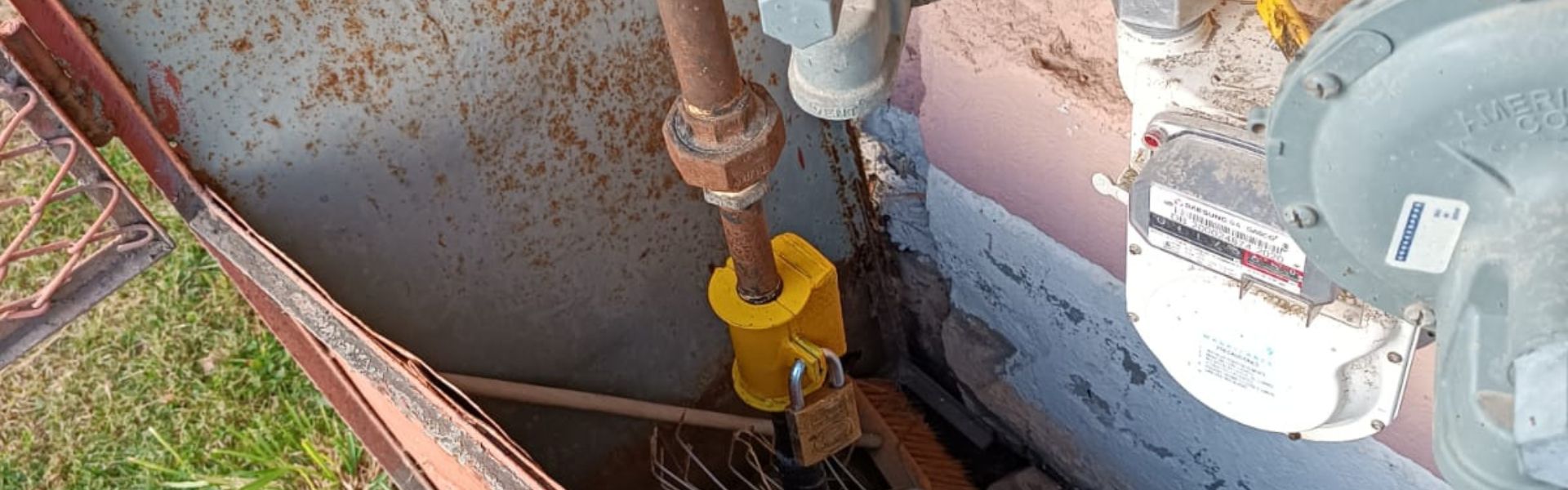 SEC Magallanes llama a la comunidad a mantener en buen estado instalaciones de gas tras explosión en Departamento de Punta Arenas