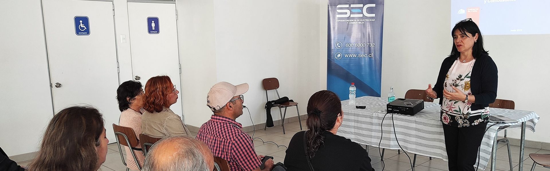 Superintendenta SEC se reúne con vecinos y empresa CGE ante aumento de reclamos por cortes de luz en Antofagasta