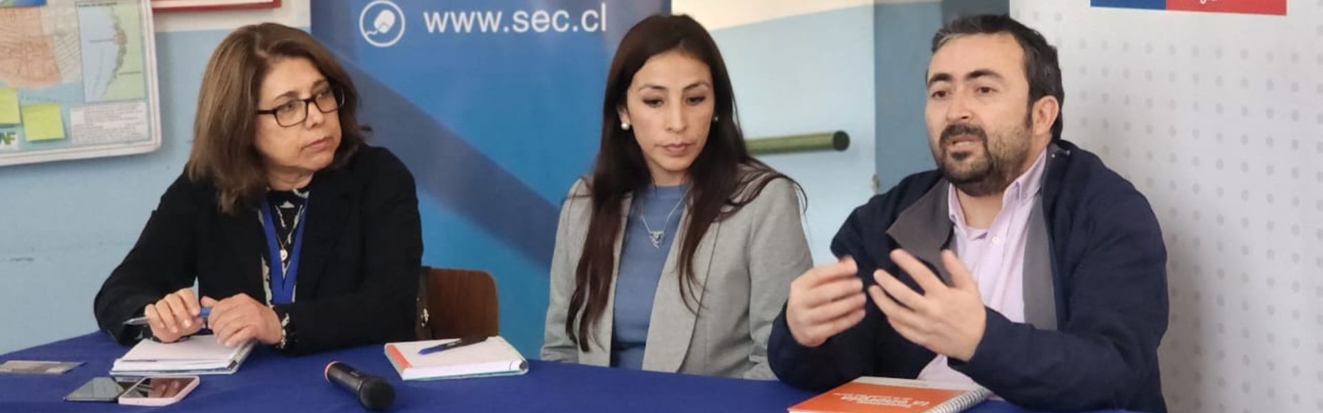 SEC Antofagasta y Seremi de Energía se reúnen con vecinos de población Bonilla tras reclamos por cortes de luz
