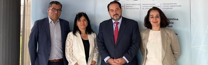 Superintendenta SEC participa en seminario  sobre energías renovables desarrollado en Ecuador