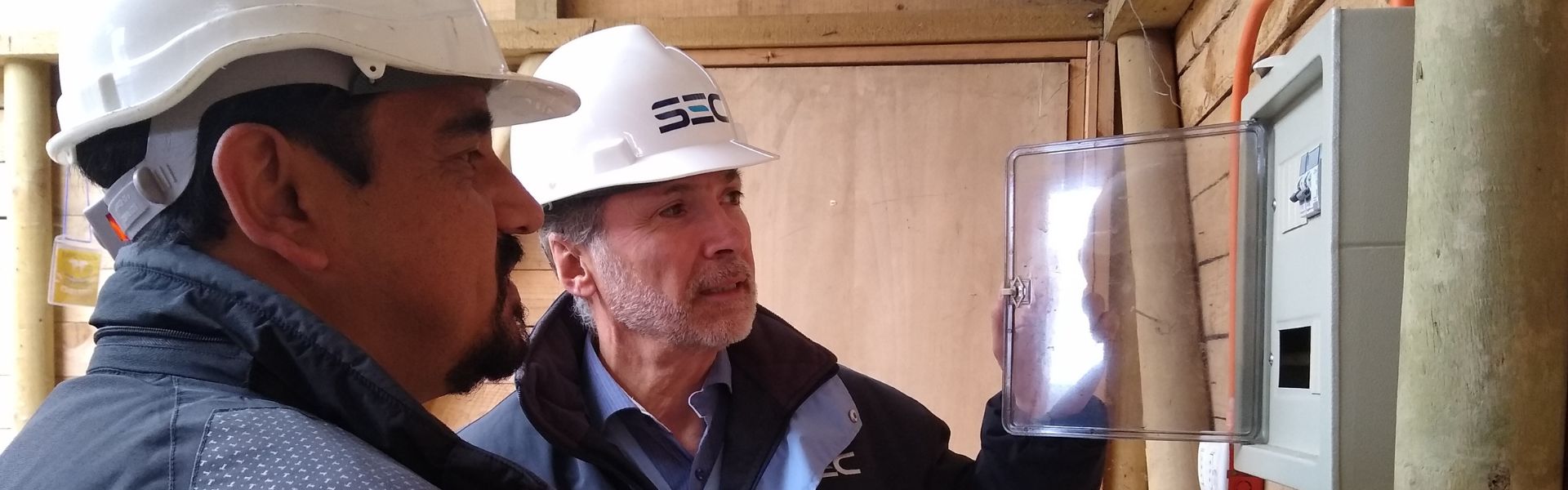 SEC Los Lagos instruye a los municipios de la región exigir el cumplimiento de la normativa eléctrica para fondas y ramadas