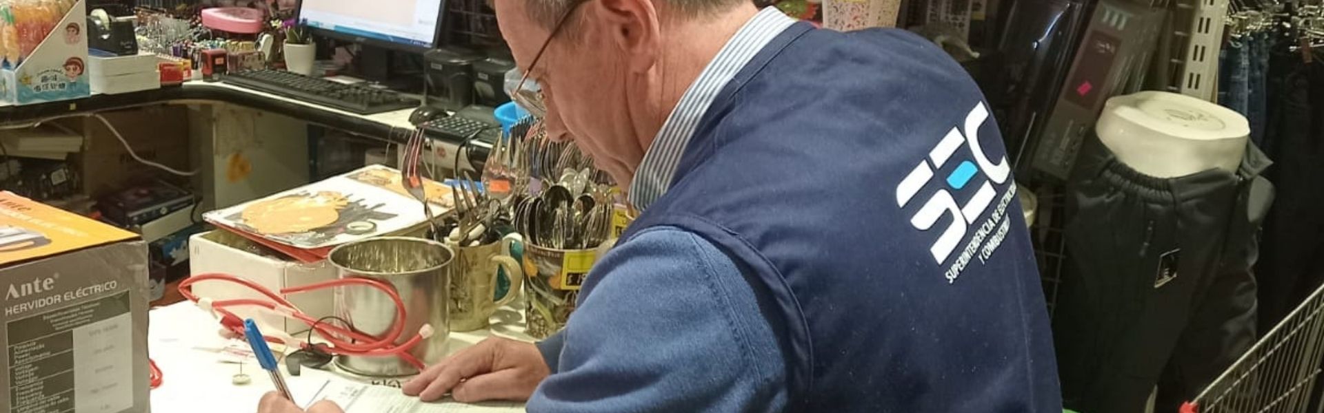 SEC Los Lagos fiscaliza que productos eléctricos y a gas que se comercializan en las comunas de Osorno y Frutillar cuenten con el SELLO SEC