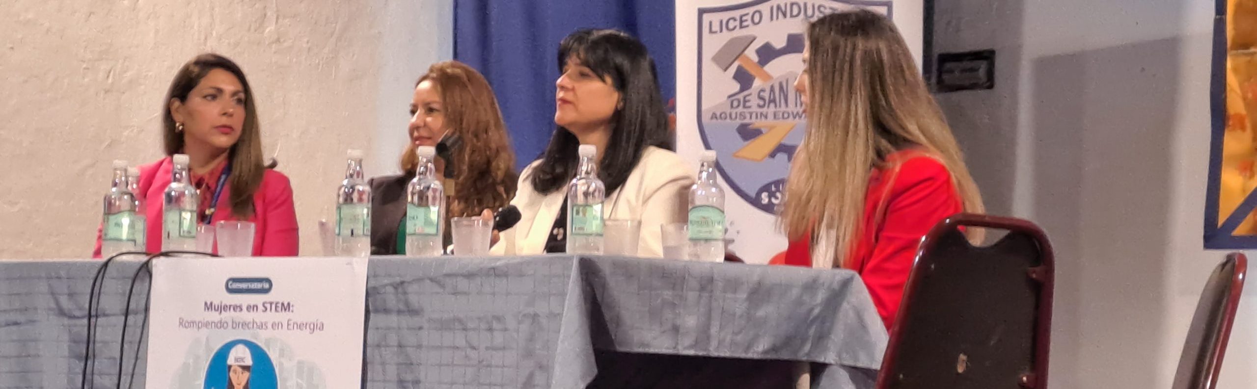 Superintendenta SEC incentiva a alumnas de  Liceos a romper brechas en el sector energético