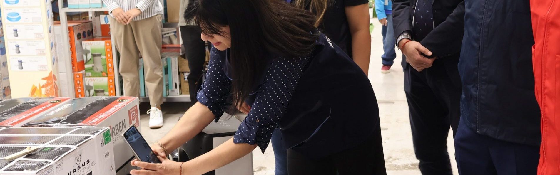 Subsecretario de Energía y Superintendenta SEC lideran fiscalización a la venta de ventiladores y aires acondicionados