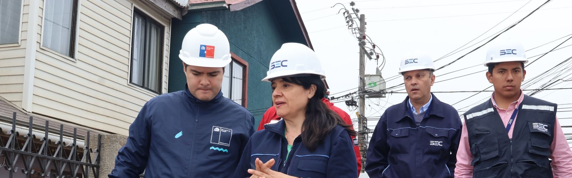 Superintendenta SEC destaca reposición total de las redes eléctricas y cumplimiento de la instrucción de cambio de cilindros de gas quemados