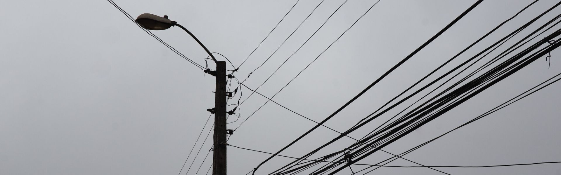 SEC Valparaíso formula cargos a CHILQUINTA por prolongados cortes de luz que afectaron a miles de hogares