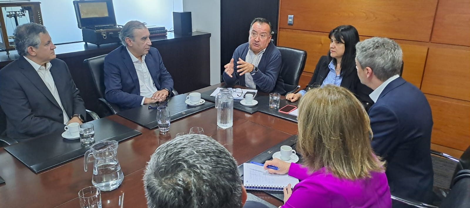 SEC se reúne con distribuidoras eléctricas para exigirles mejoras de desempeño para el 2026