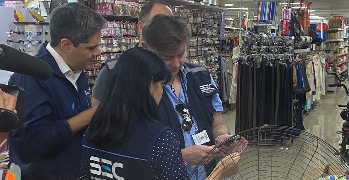 SEC y SERNAC fiscalizan venta de ventiladores ante altas temperaturas que afectan al país